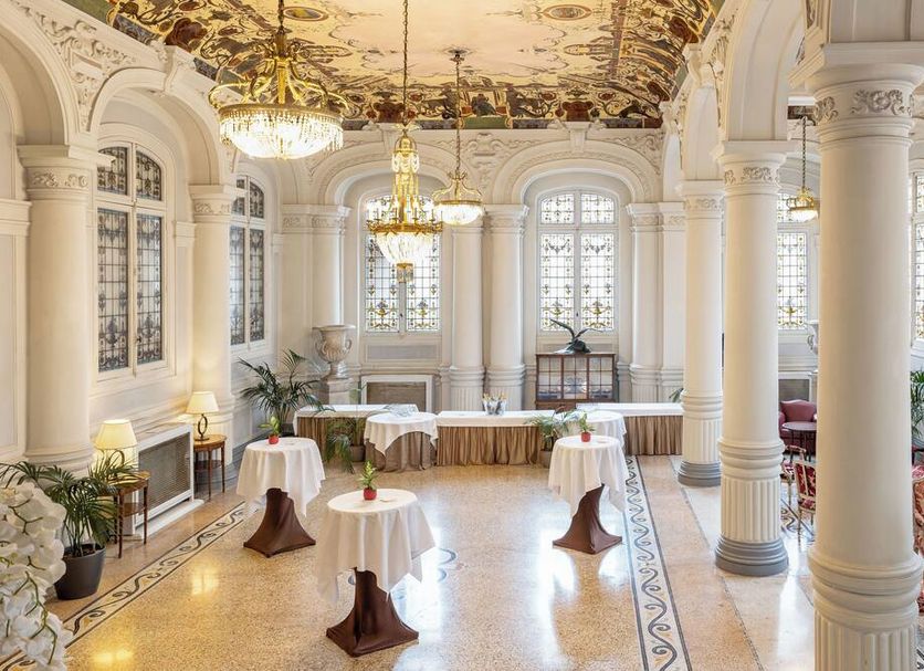 Hall Foto