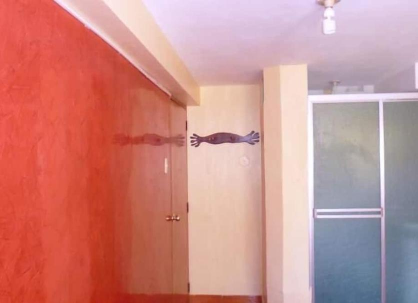 Comodidade do quarto Foto