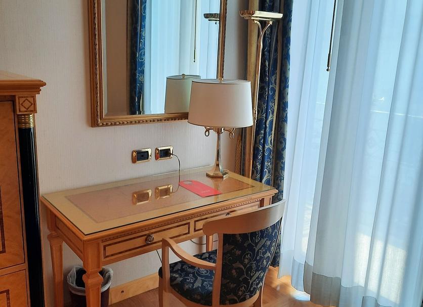Comodidade do quarto Foto