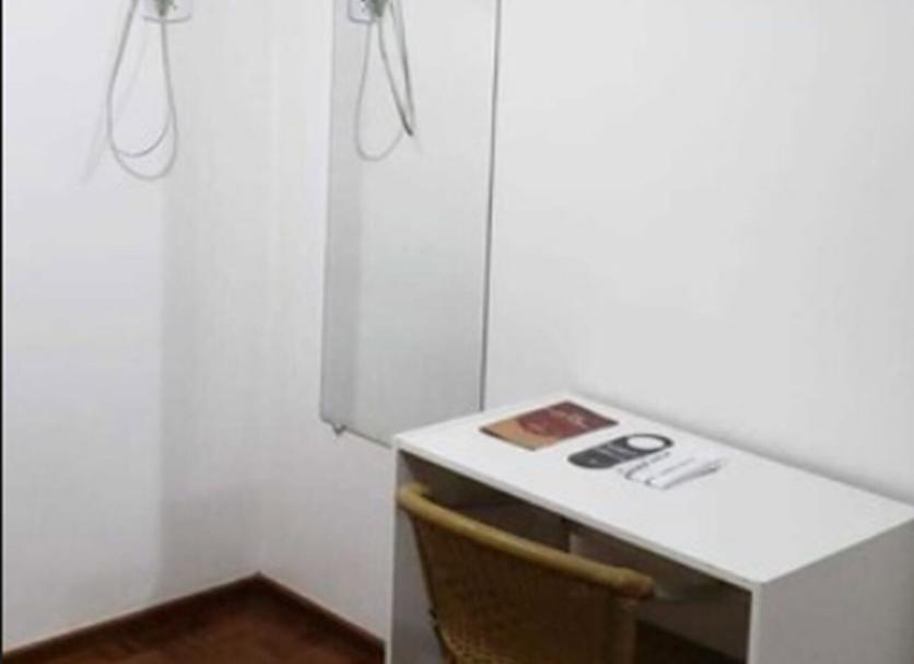 Comodidade do quarto Foto