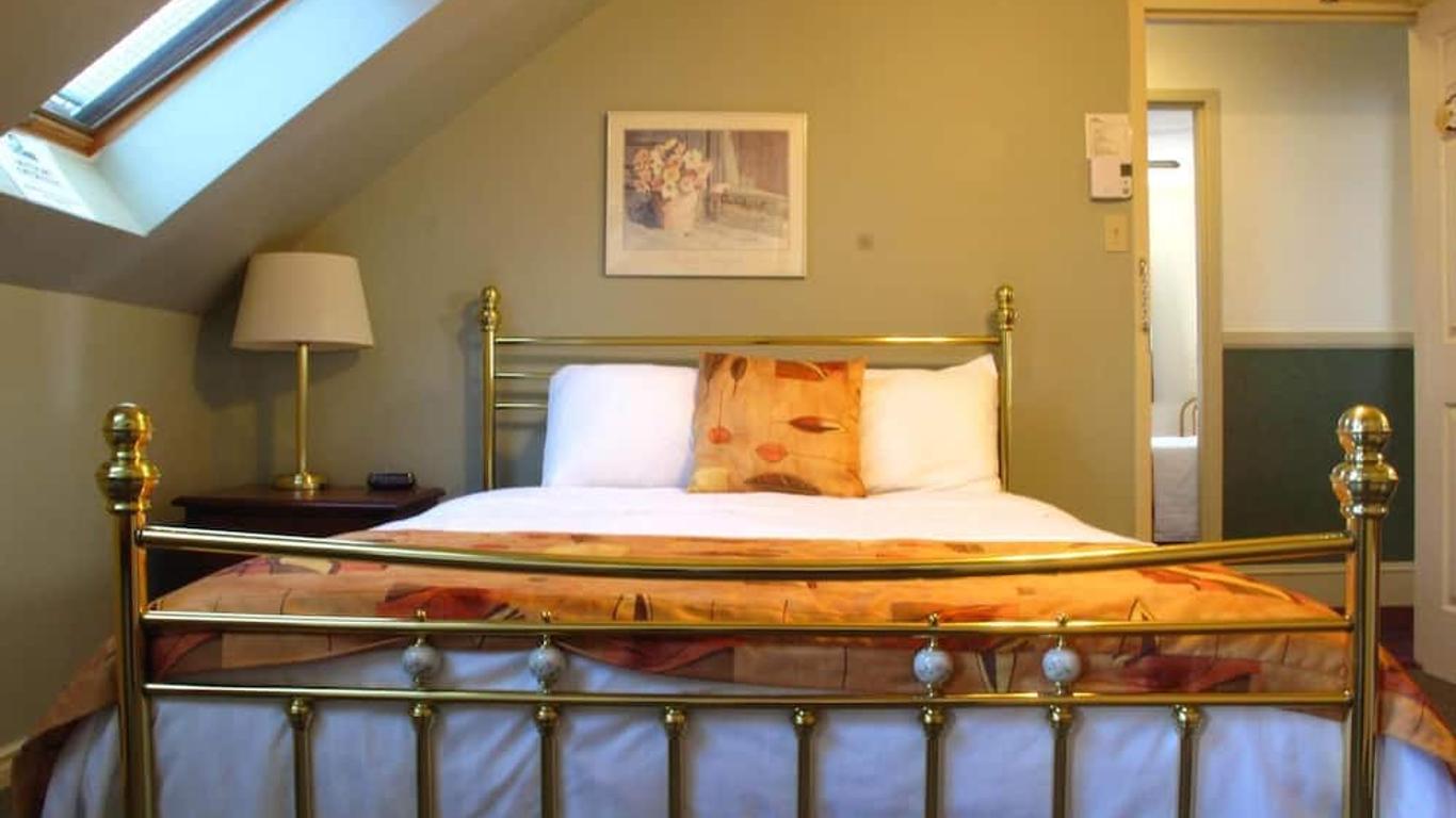Brigantine Inn & Suites