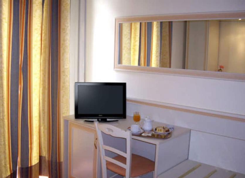 Comodidade do quarto Foto