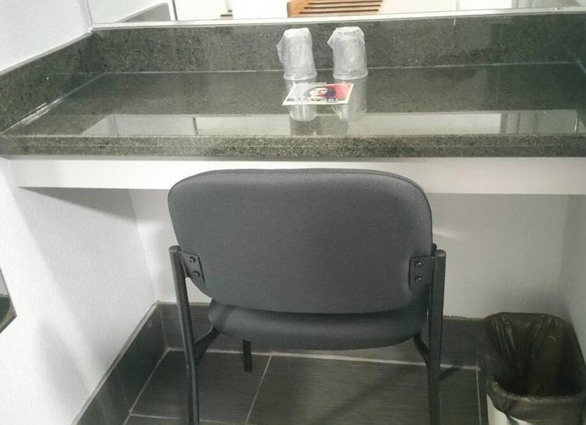 Comodidade do quarto Foto