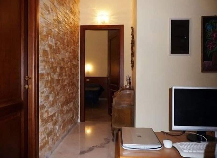 Comodidade do quarto Foto