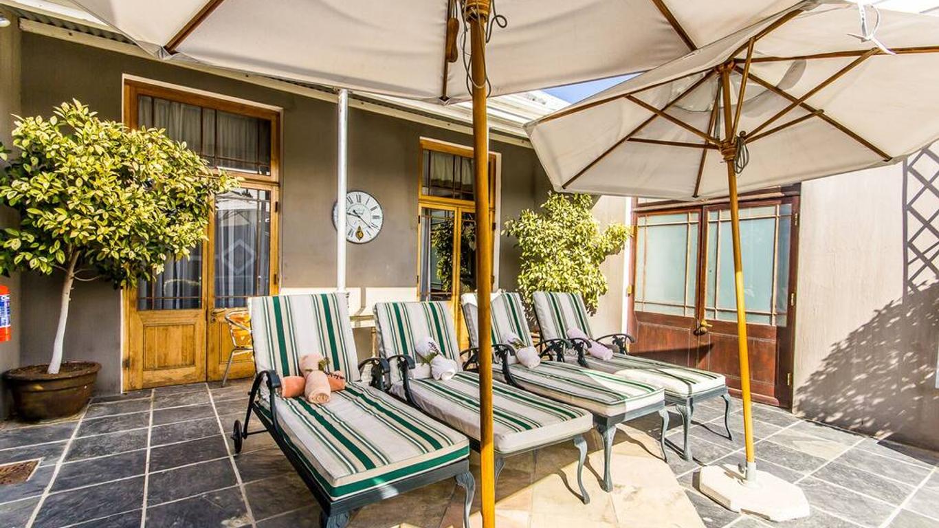 Lemoenkloof Boutique Hotel