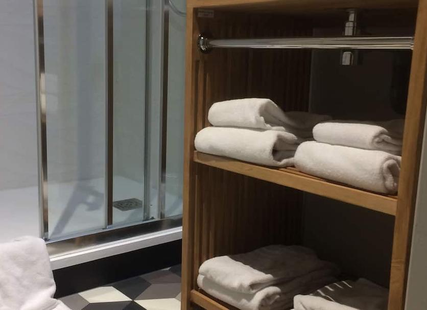 Comodidade do quarto Foto