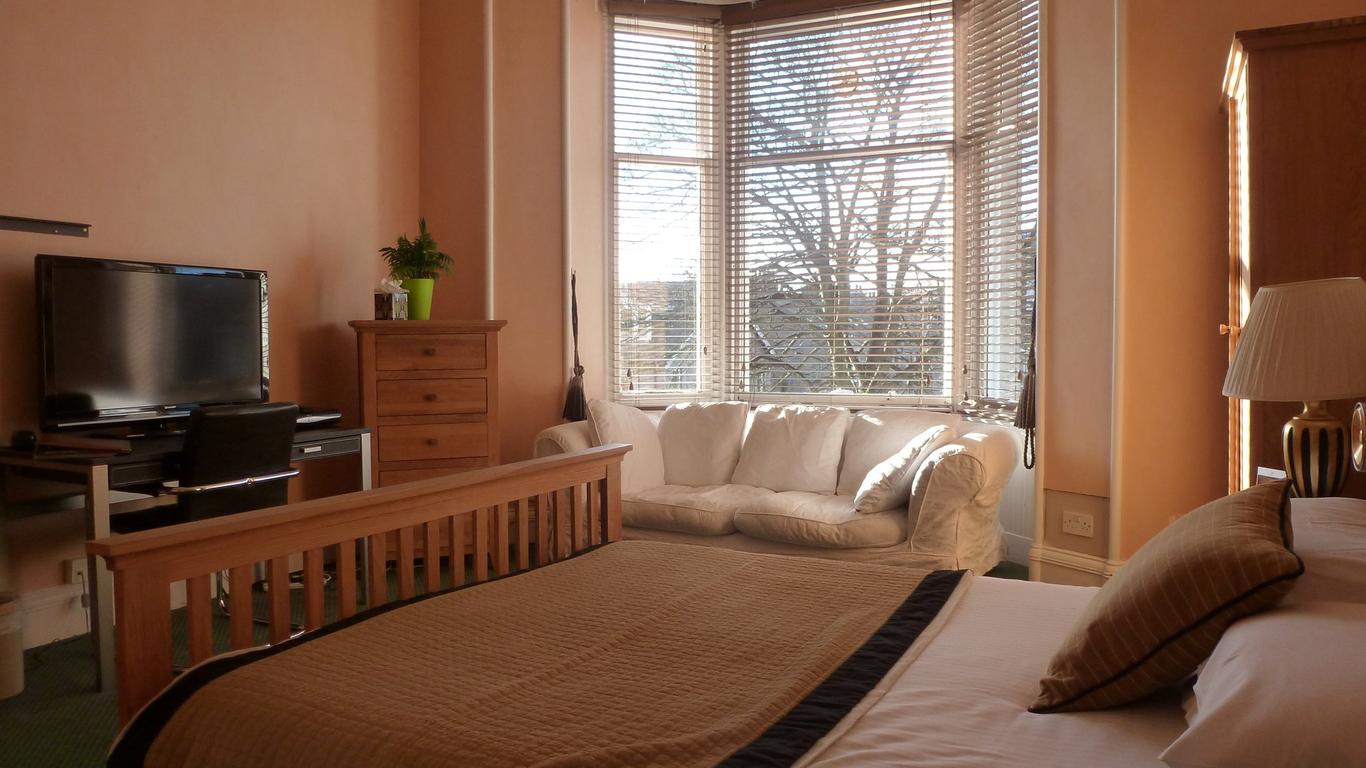 Inn At The Park Hotel