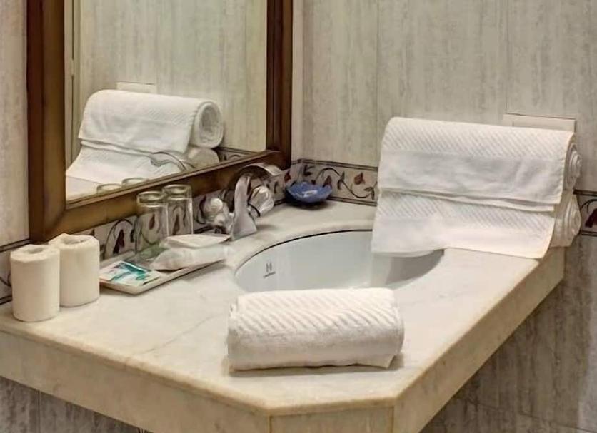 Comodidade do quarto Foto