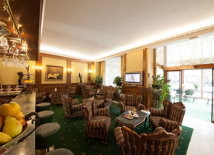 Hall Foto