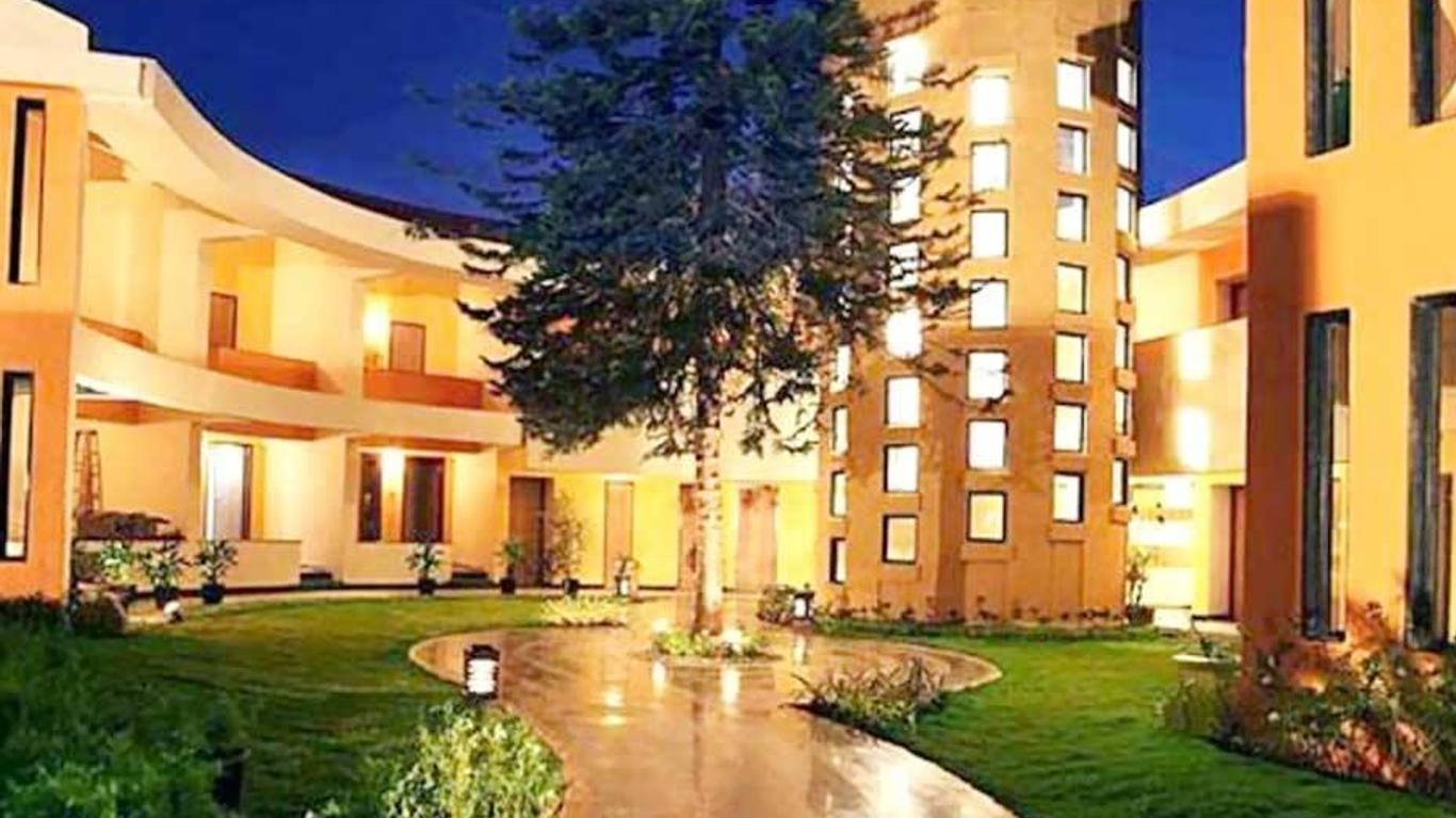 Elysia Sarovar Portico, Lonavala
