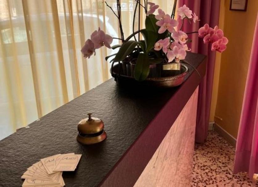 Comodidade do quarto Foto