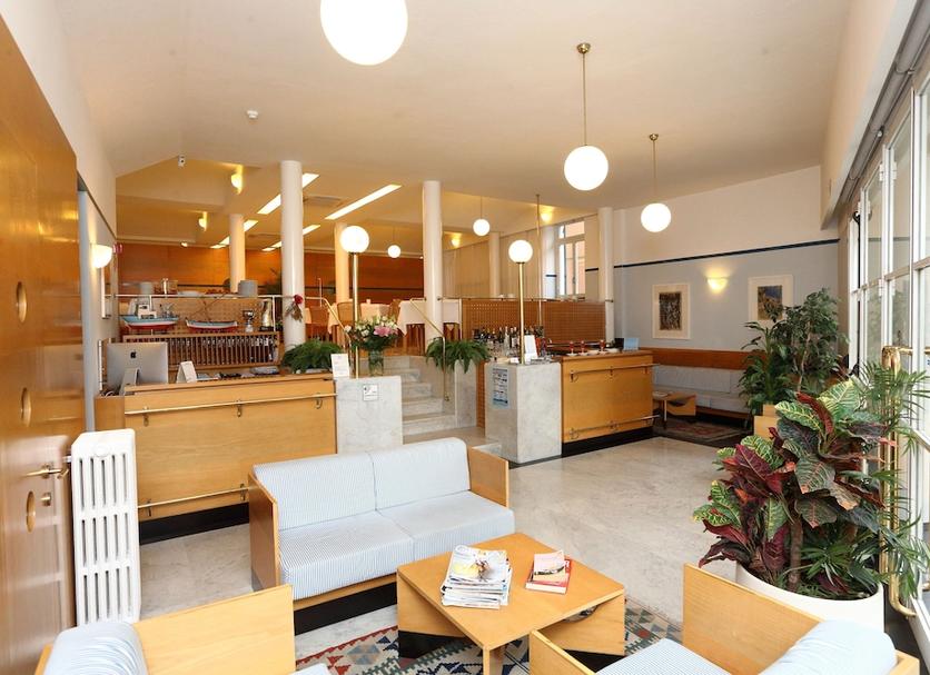Hall Foto
