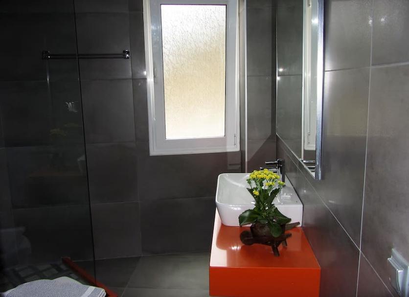 Comodidade do quarto Foto