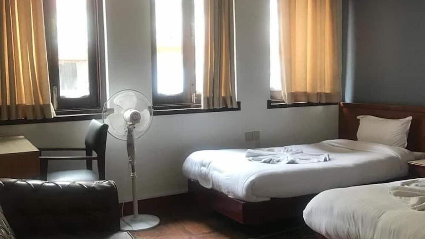 Hotel Earth House