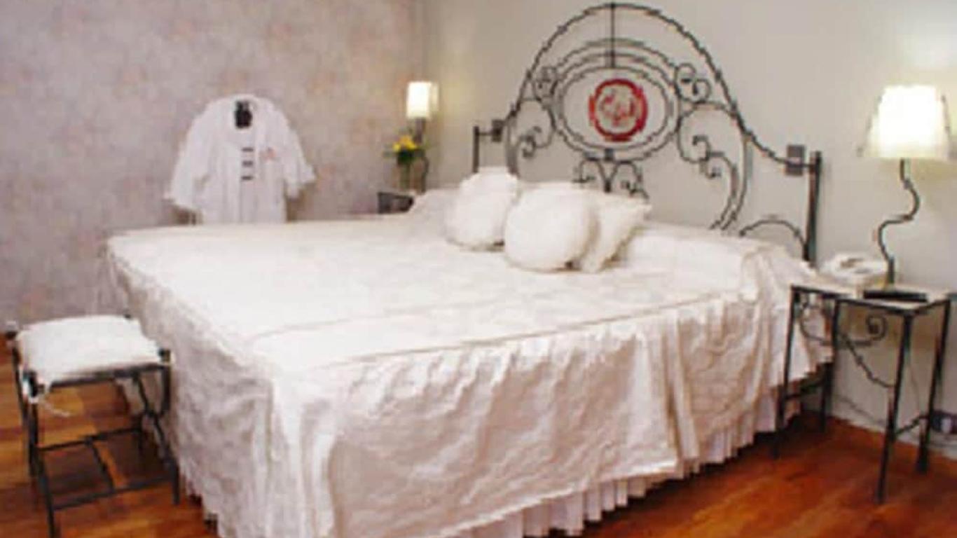 Reina Victoria Suites & Towers