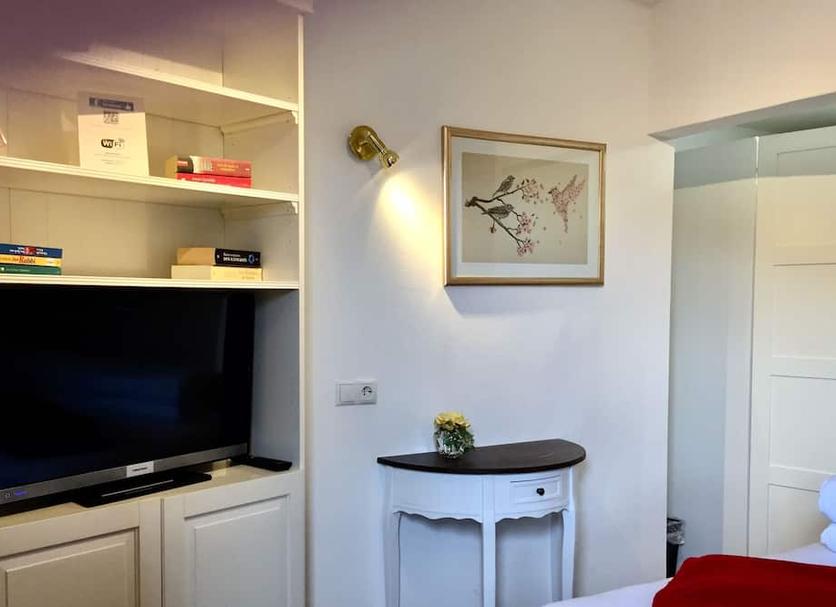 Comodidade do quarto Foto