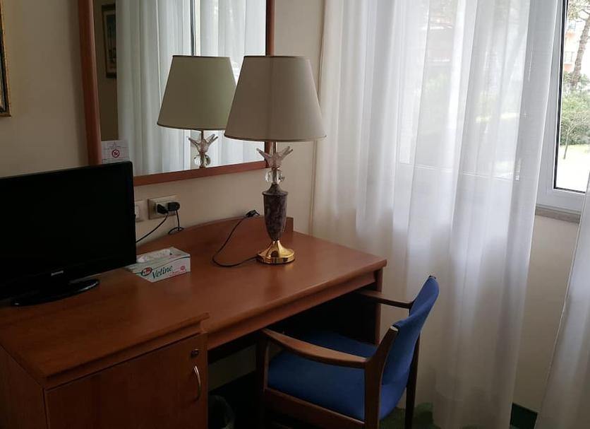Comodidade do quarto Foto