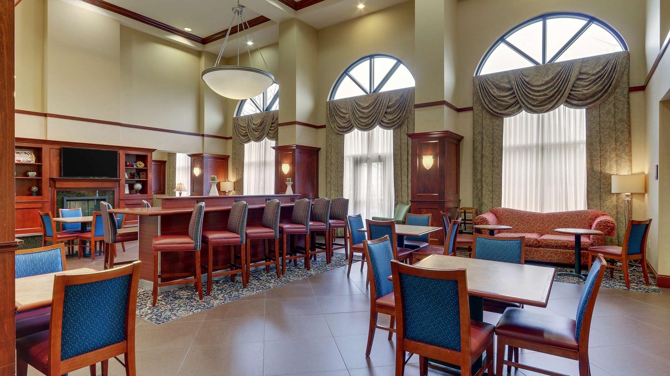 Hampton Inn & Suites Indianapolis-Airport