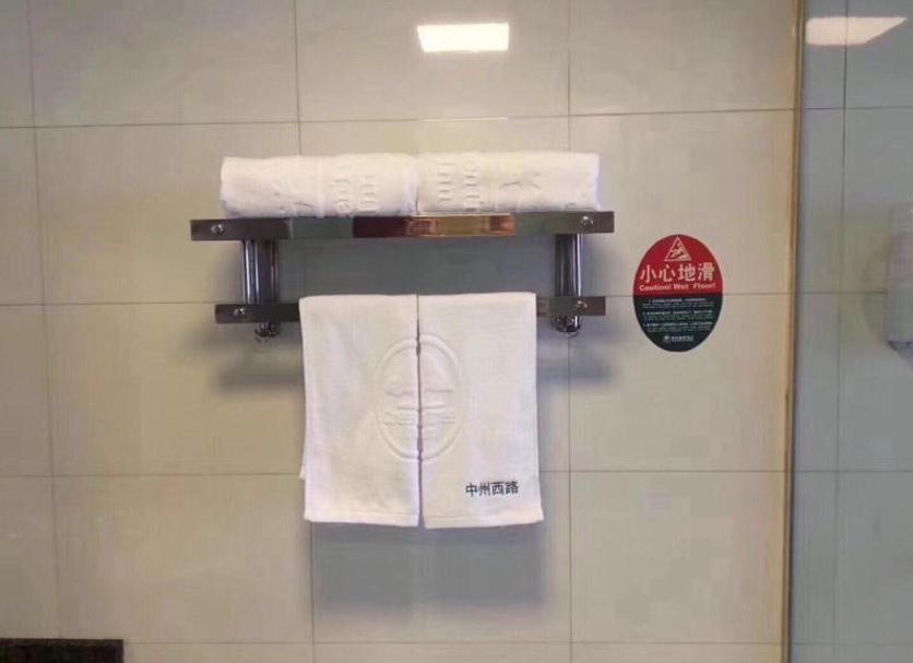 Comodidade do quarto Foto