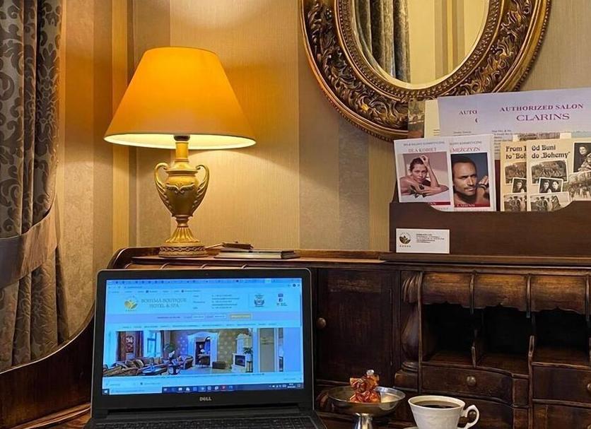 Comodidade do quarto Foto
