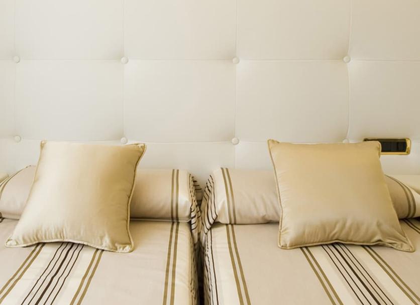 Comodidade do quarto Foto