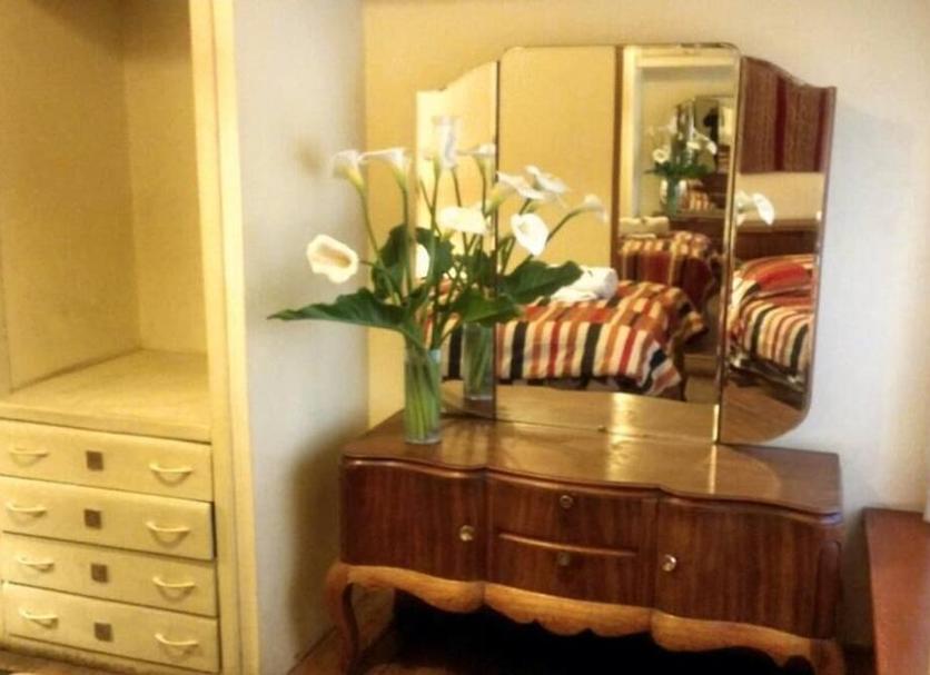 Comodidade do quarto Foto