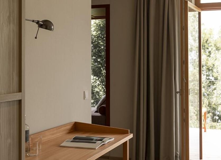 Comodidade do quarto Foto