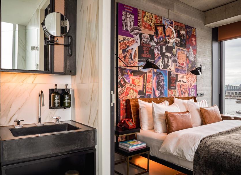 Comodidade do quarto Foto