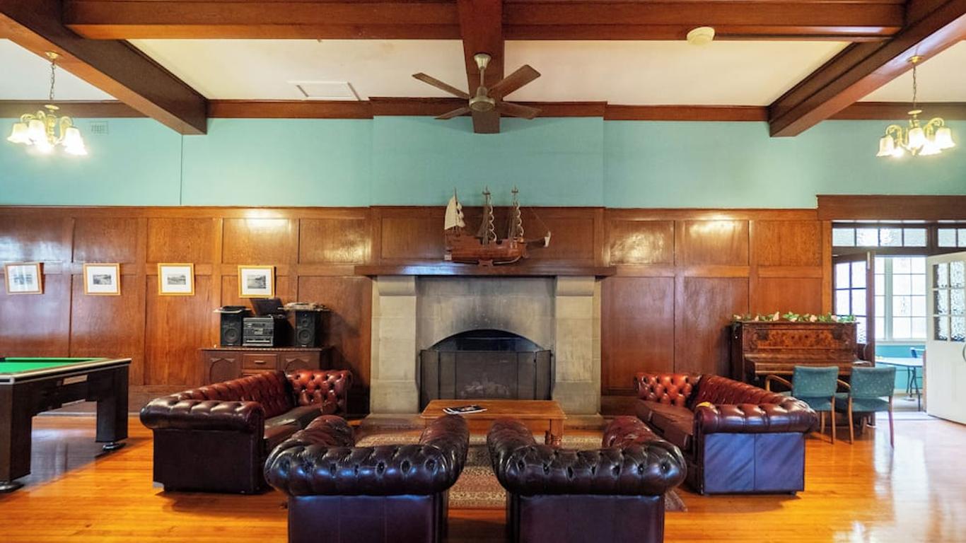 Newcastle Beach Yha