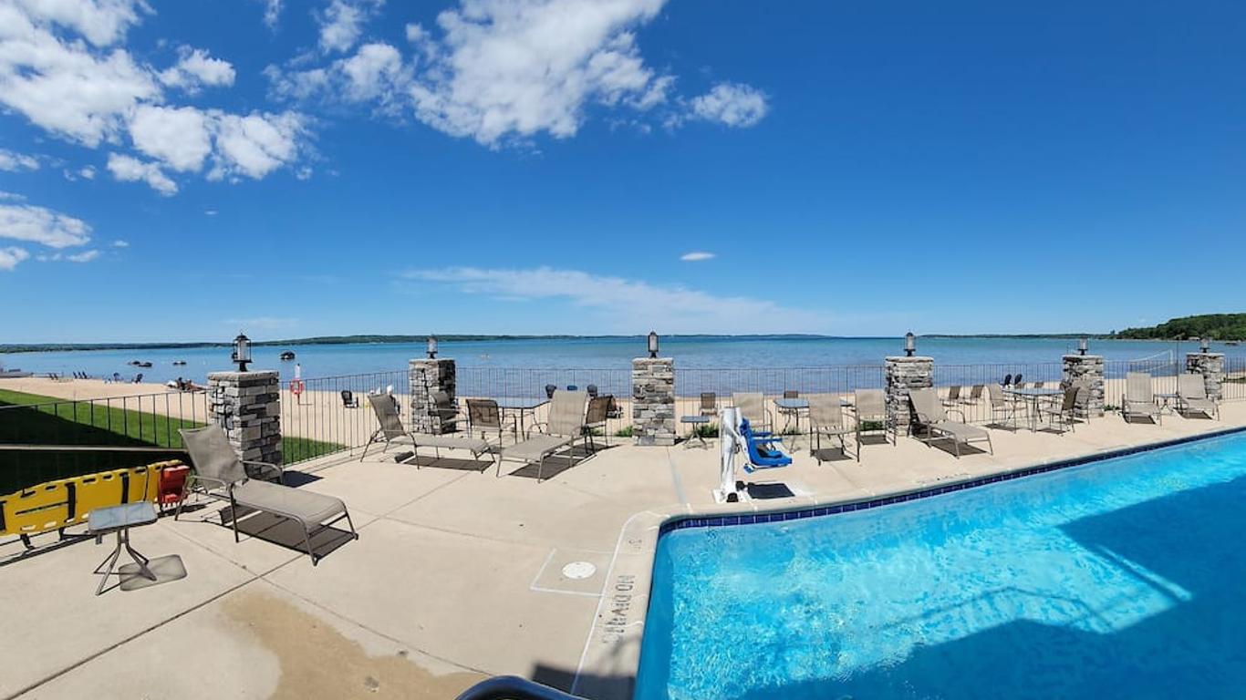 Pointes North Beachfront Resort Hotel