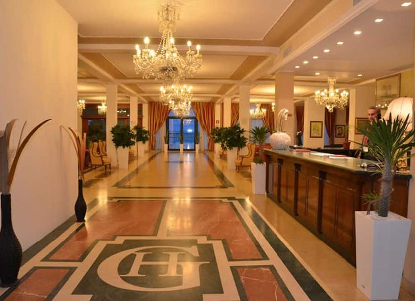 Hall Foto
