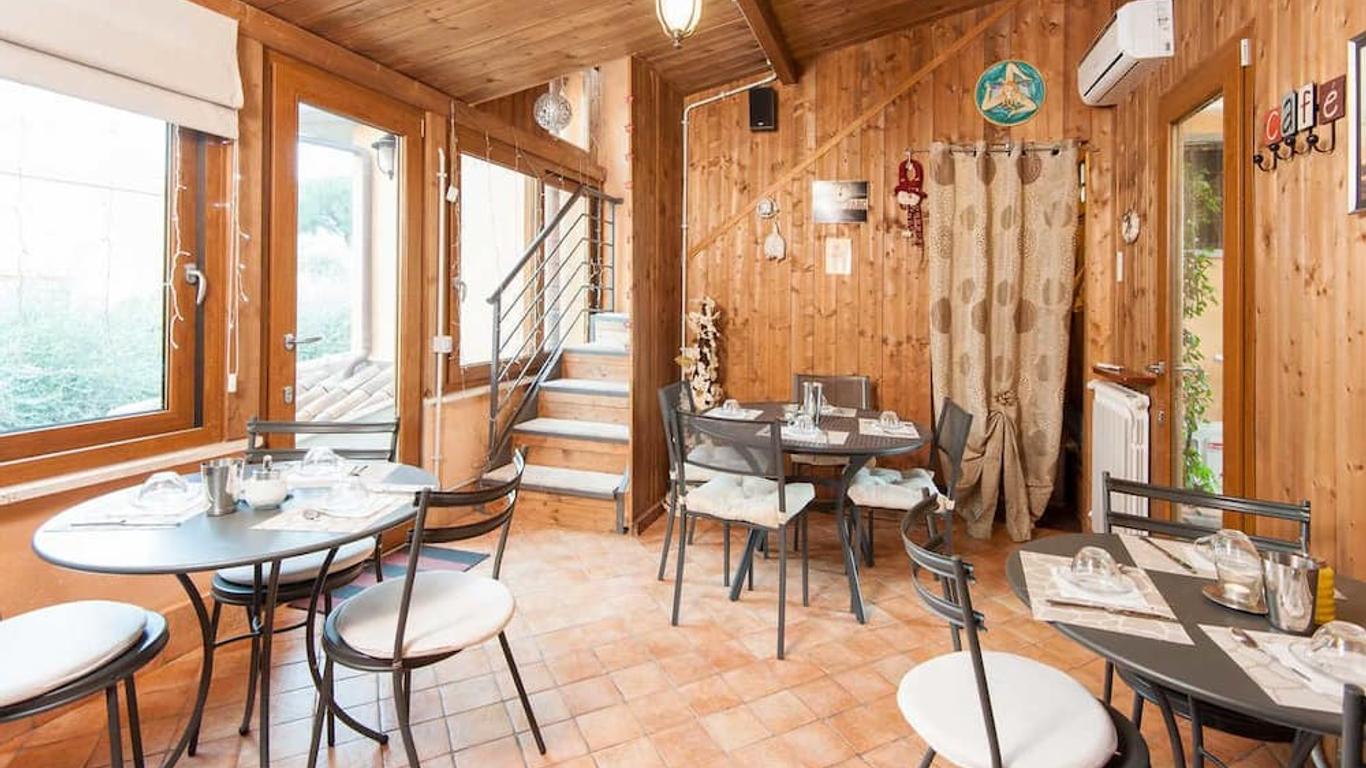 Aurelia Garden Gold B&B