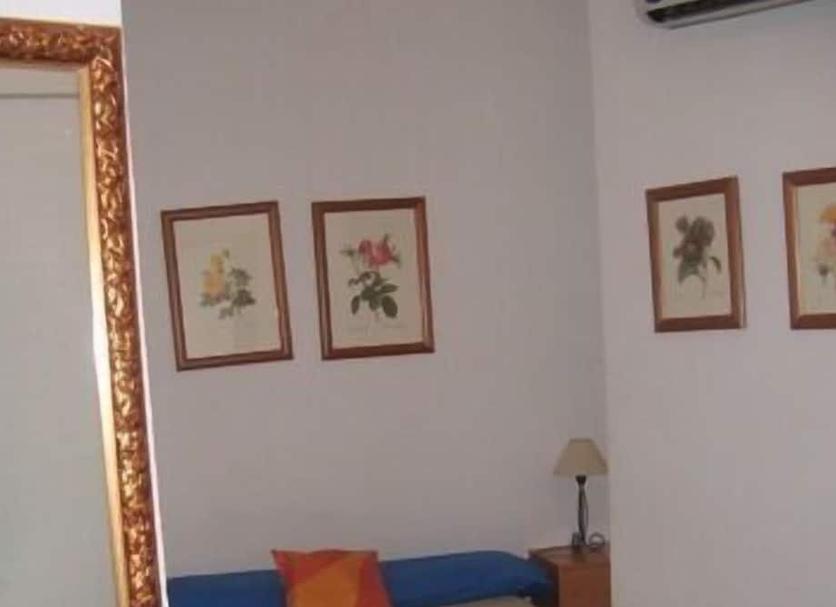 Comodidade do quarto Foto