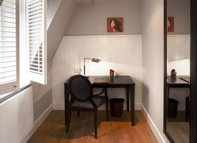 Comodidade do quarto Foto