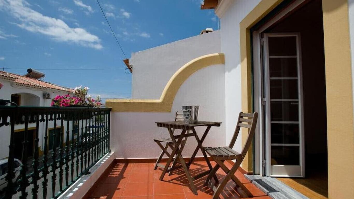 Retromovement House