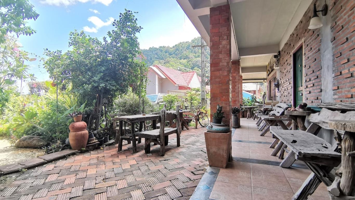 Baan Porjai Guesthouse