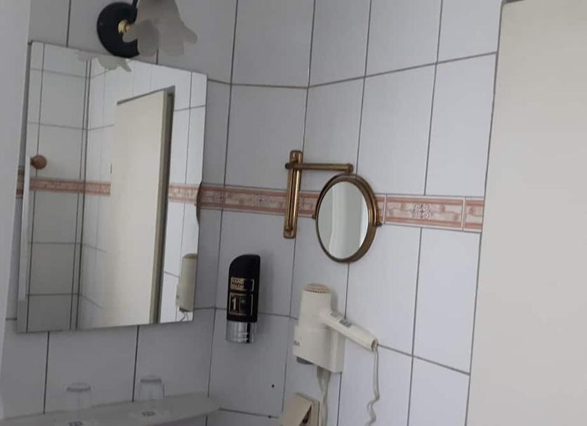 Comodidade do quarto Foto