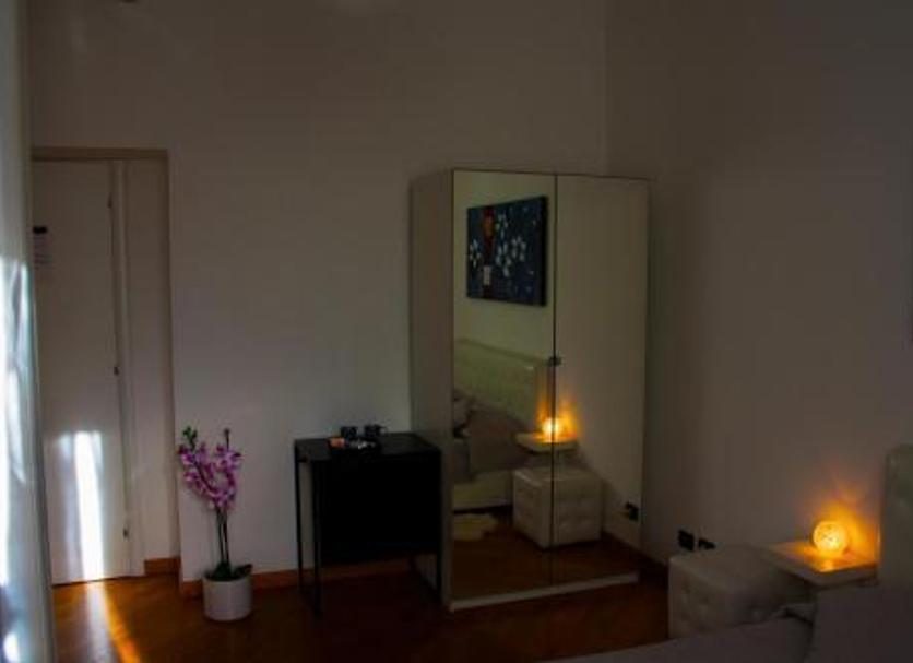 Comodidade do quarto Foto