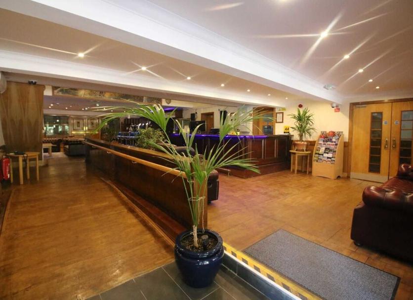 Hall Foto