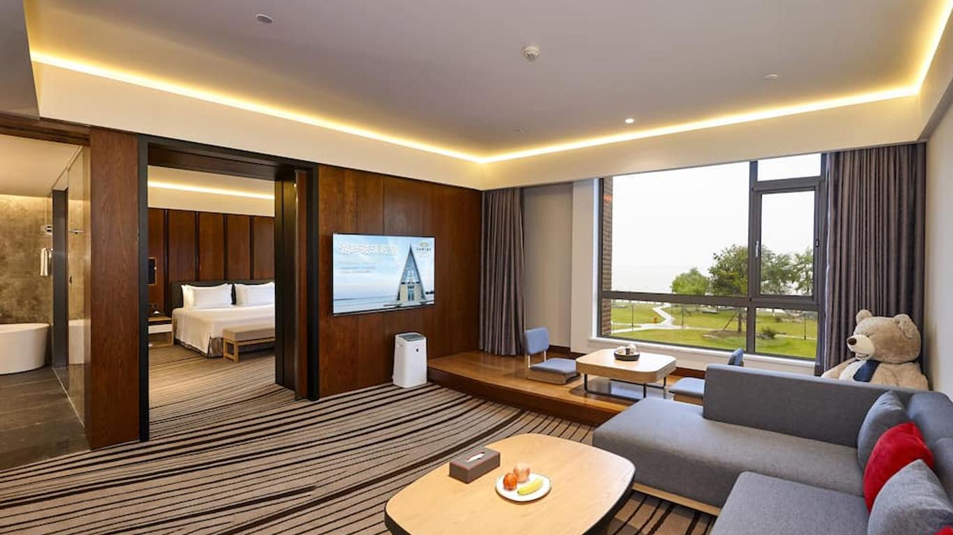 Tongli Lakeview Hotel
