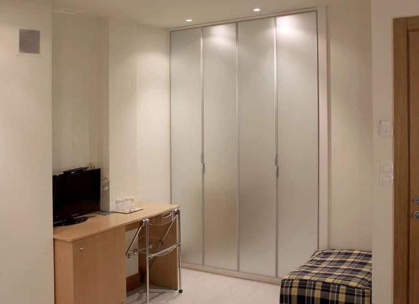 Comodidade do quarto Foto