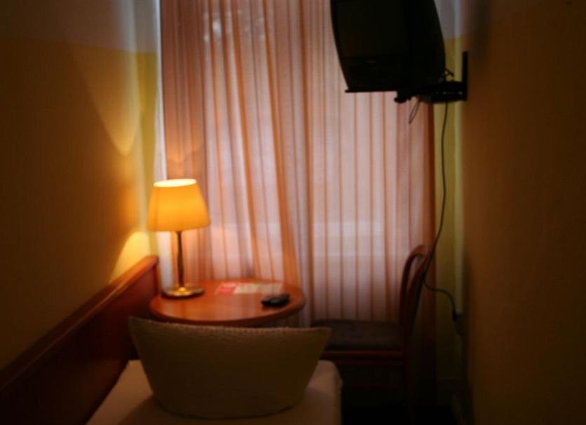 Comodidade do quarto Foto