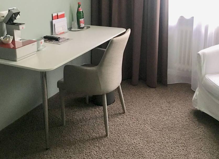 Comodidade do quarto Foto