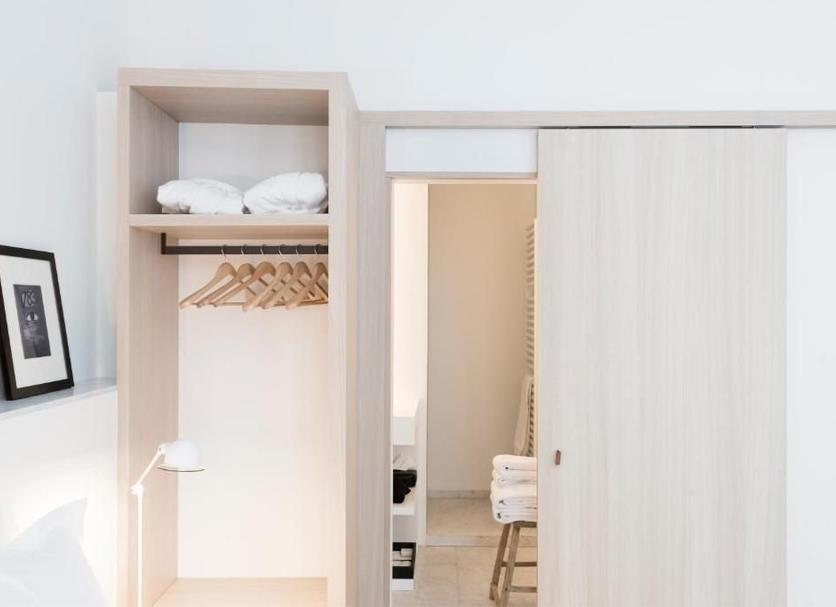 Comodidade do quarto Foto