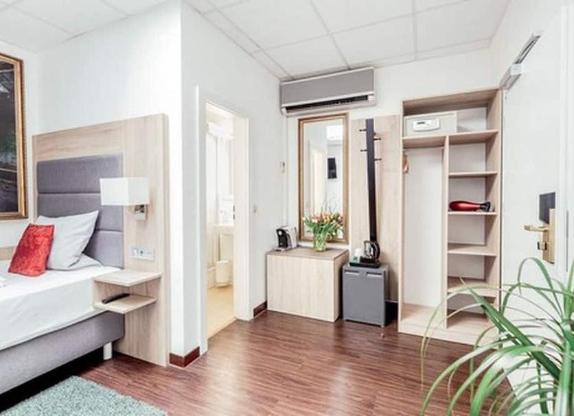 Comodidade do quarto Foto
