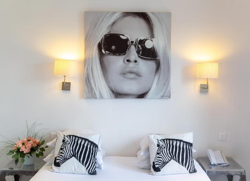 Comodidade do quarto Foto