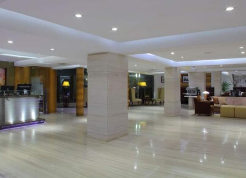 Hall Foto