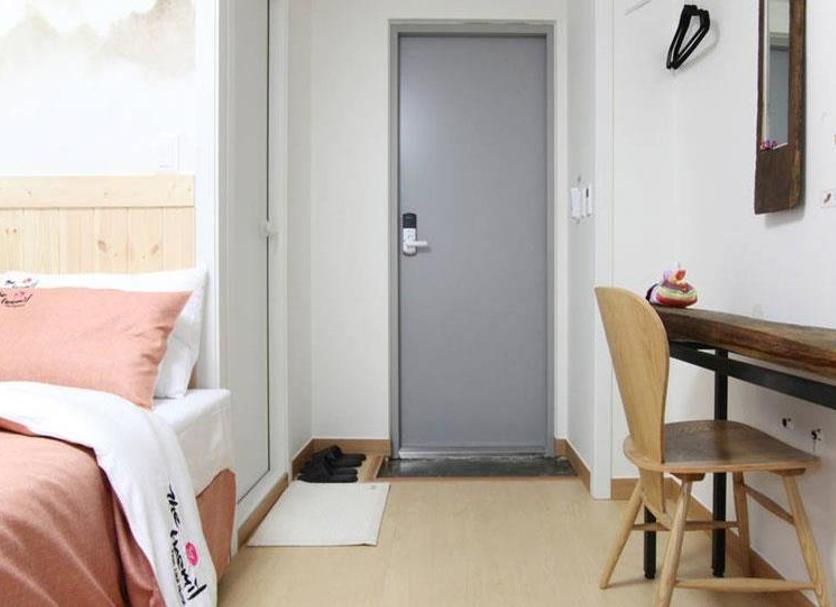 Comodidade do quarto Foto