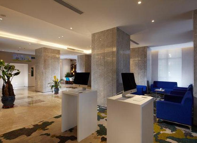 Hall Foto