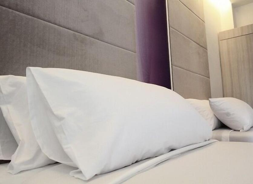 Comodidade do quarto Foto